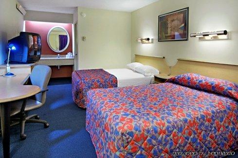 Red Roof Inn Enfield Oda fotoğraf
