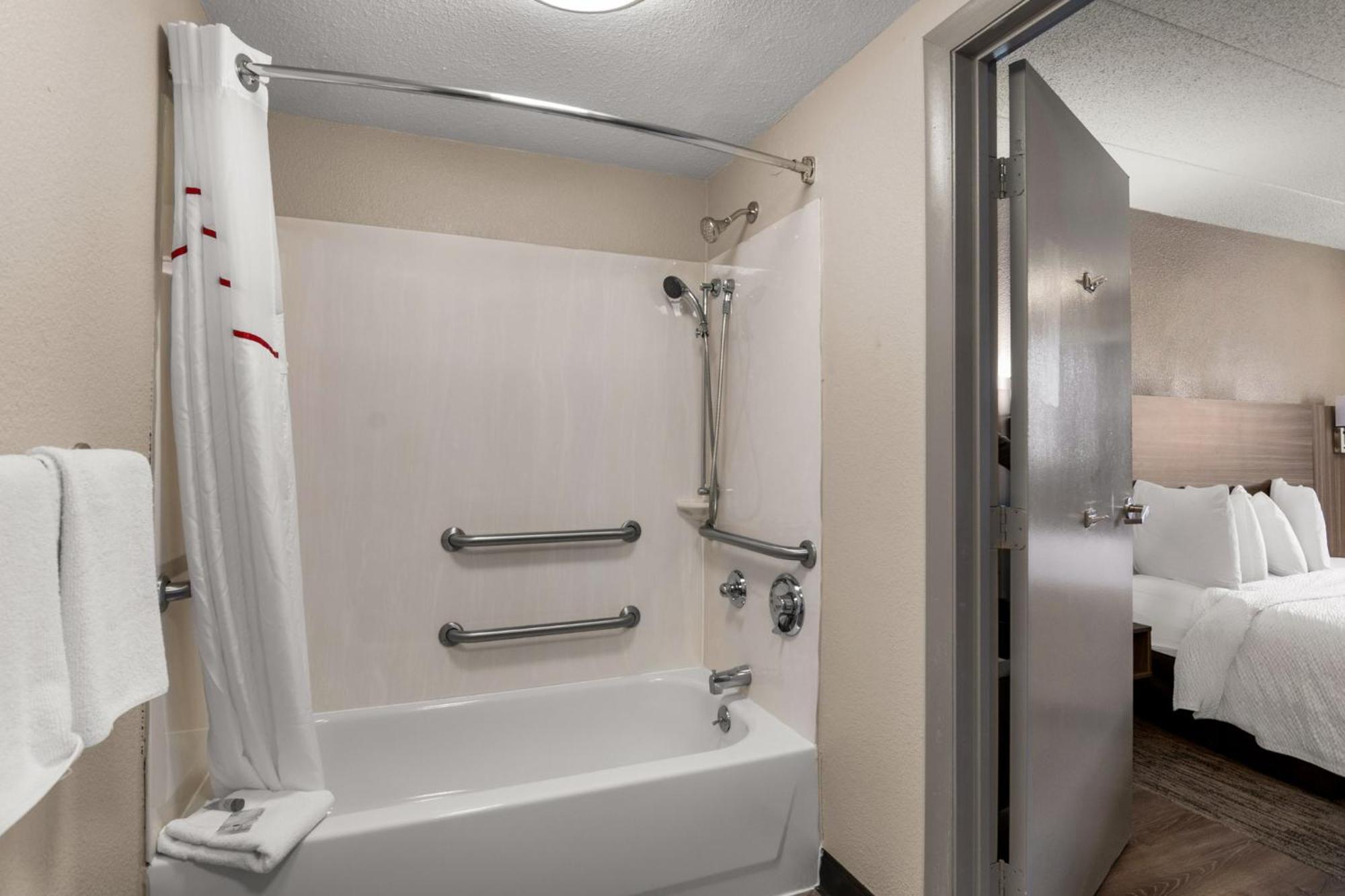 Red Roof Inn Enfield Dış mekan fotoğraf