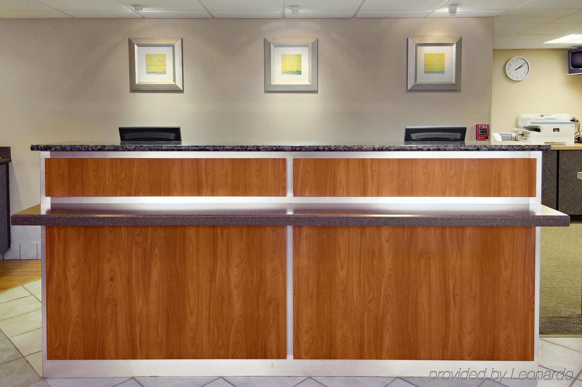Red Roof Inn Enfield İç mekan fotoğraf